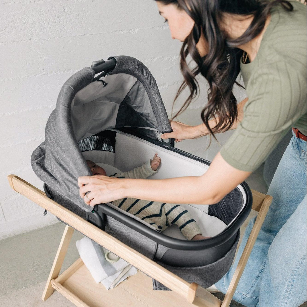 UPPAbaby Bassinet Stand - Kid's Stuff Superstore