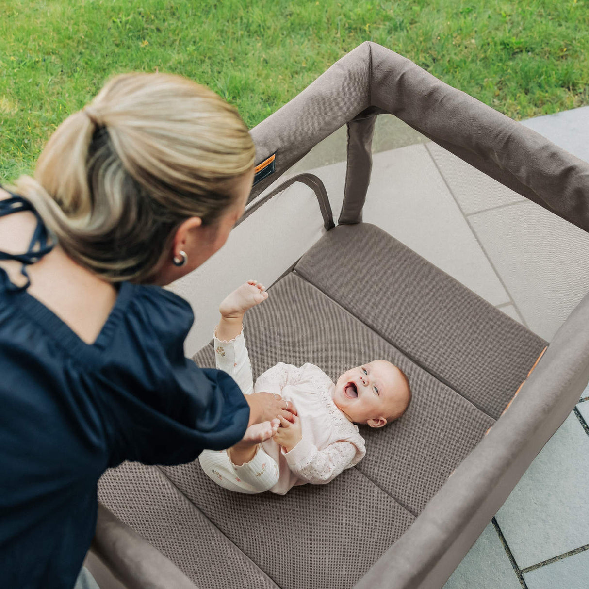 UPPAbaby Remi Bedside Bassinet + Playard + Travel Crib - Kid's Stuff Superstore