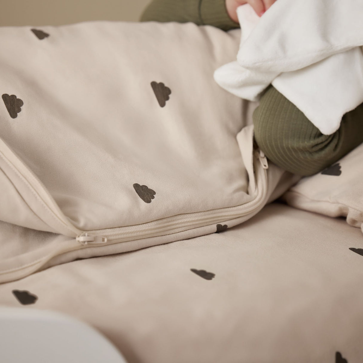 SnüzPouch Sand Cloud - Kid's Stuff Superstore