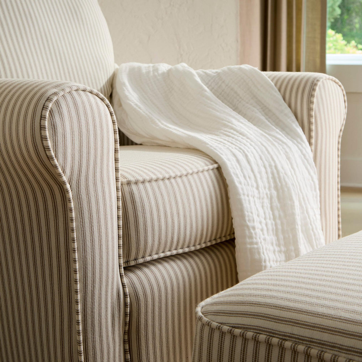 Storytime Kacey Swivel Glider - Kid's Stuff Superstore