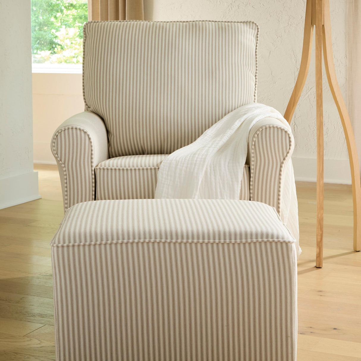Storytime Kacey Swivel Glider - Kid's Stuff Superstore