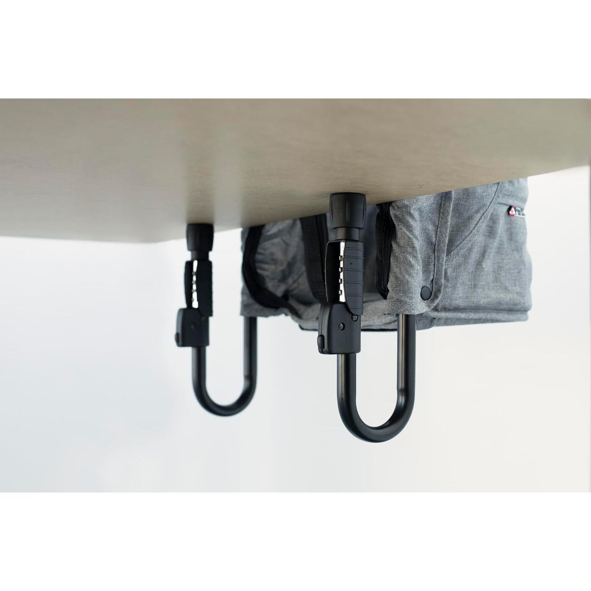 Guzzie+Guss Perch Clip-On Table Chair