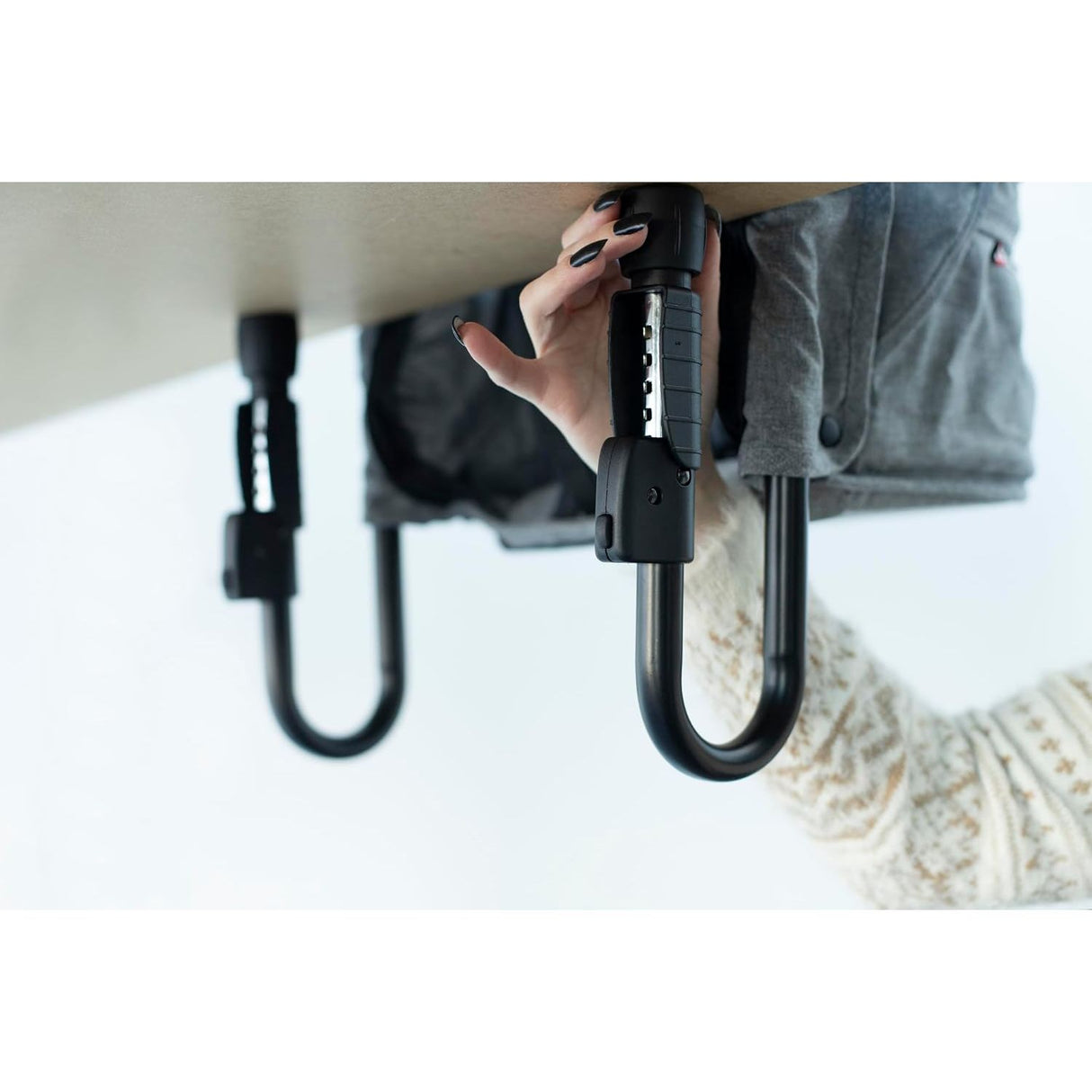 Guzzie+Guss Perch Clip-On Table Chair