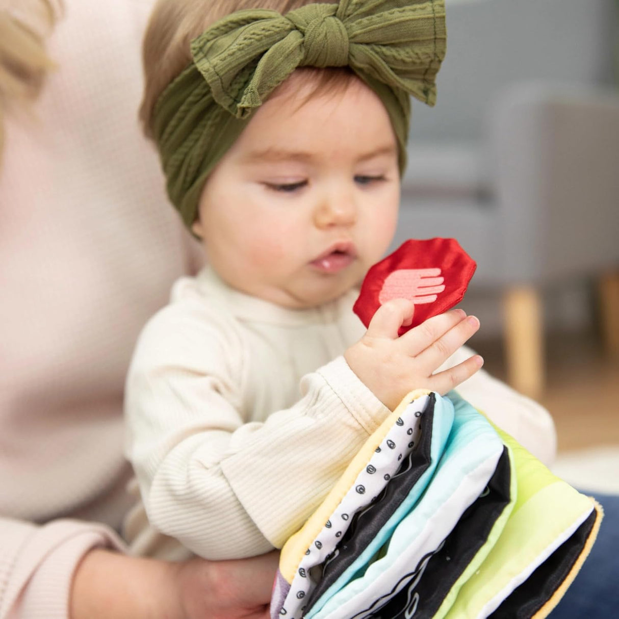 Lamaze Accordion Bus