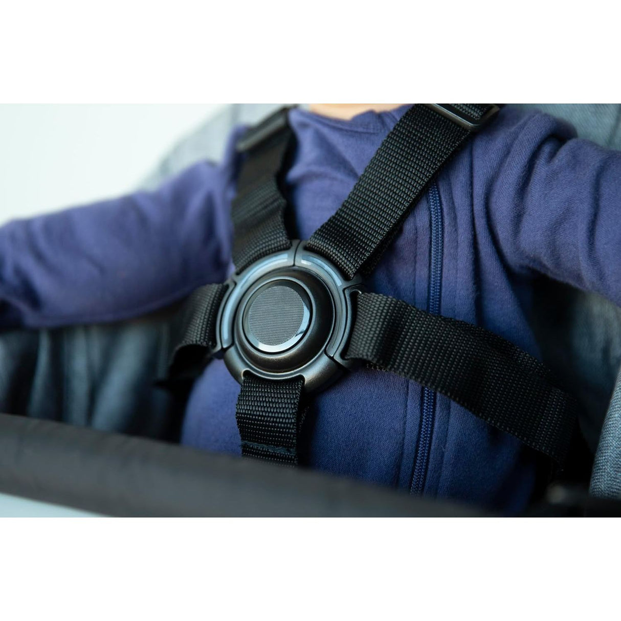 Guzzie+Guss Perch Clip-On Table Chair