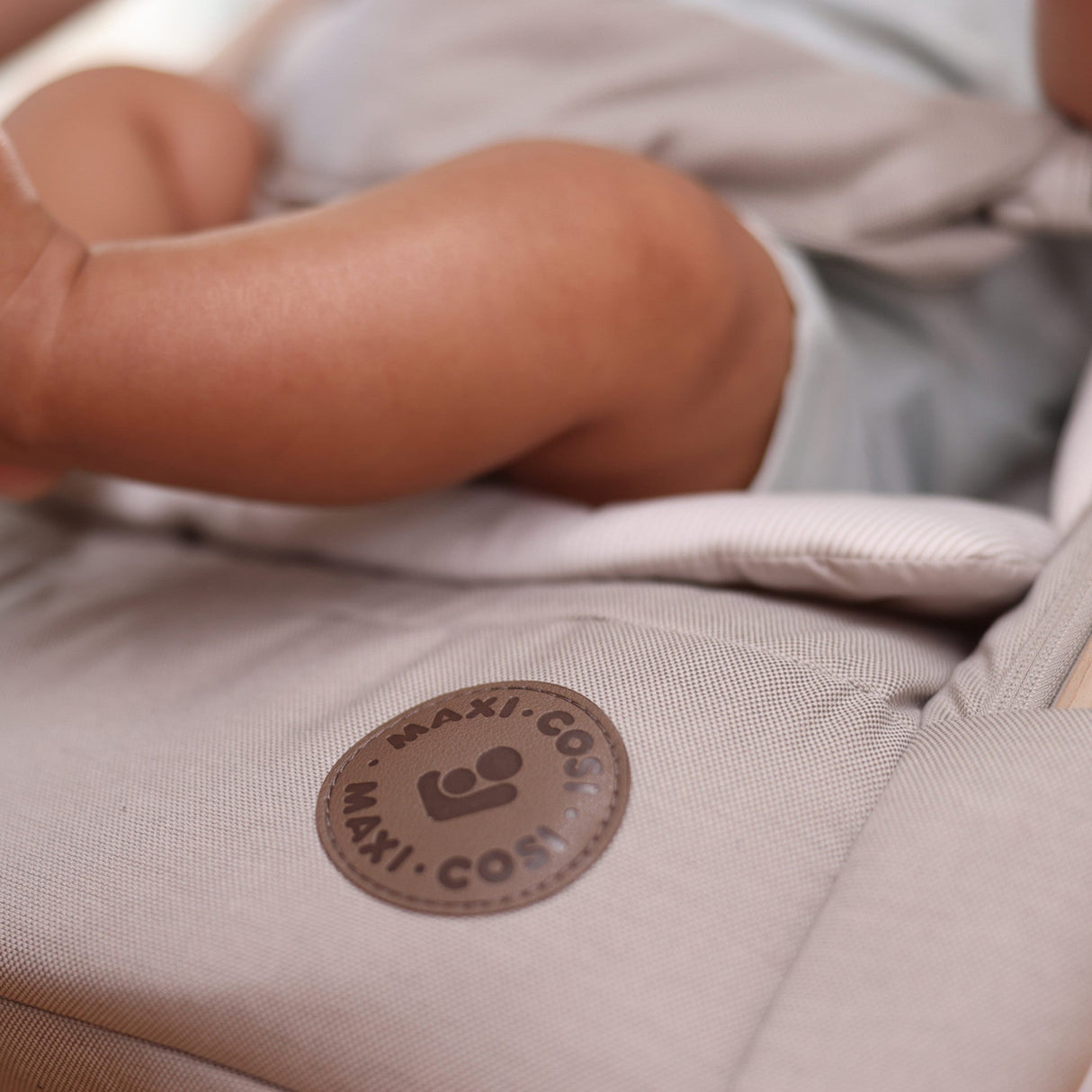 Maxi-Cosi Kori 2-in-1 Lightweight Rocker - Kid's Stuff Superstore