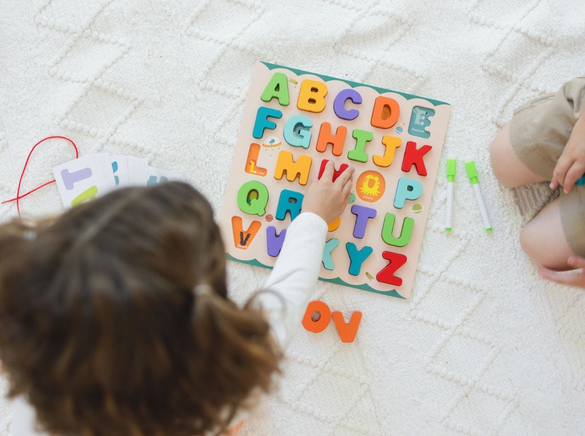 Alphabet Puzzle Set with Flashcards and Whiteboard